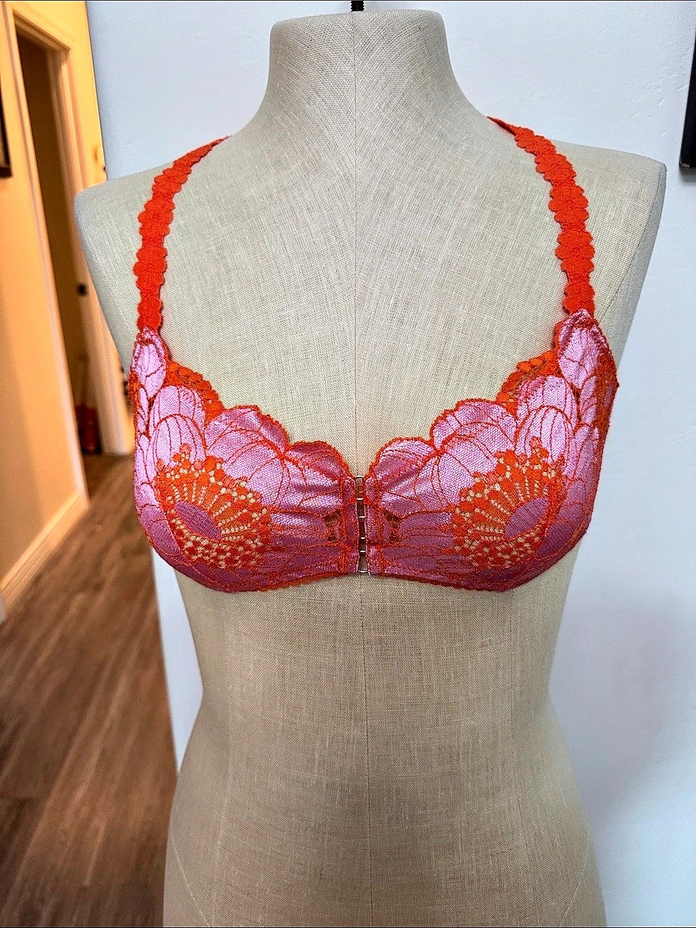 Savage X Fenty Lace Underwire Bra in Pink & Orange NWT size S